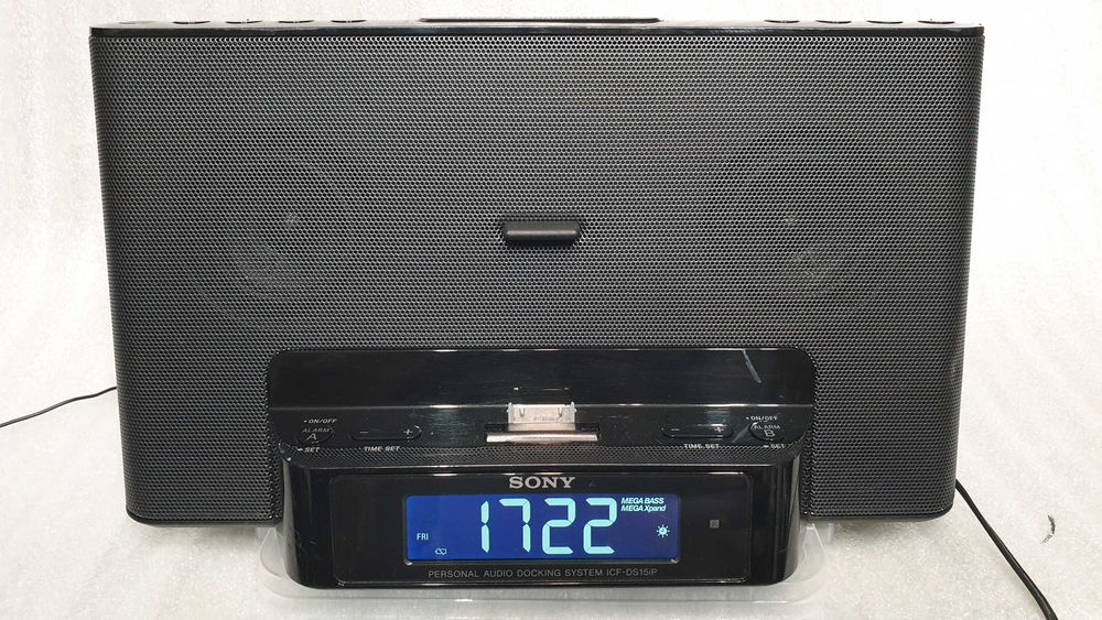 Докстанция Sony ICF-DS15iP AM, FM стерео, iPod, AUX, часы, будильник