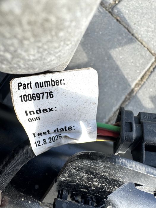 Hak holowniczy elektryczny z belką do BMW seria 5 G60