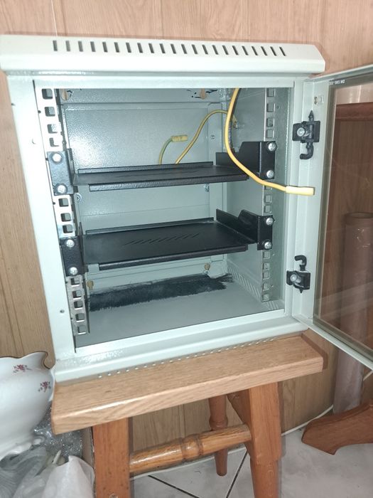 Szafa Rack Triton