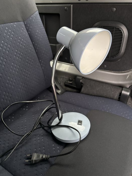 Lampka biurkowa – sprawna