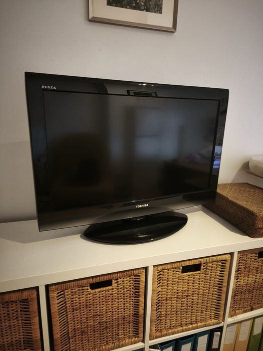 Televisor LCD Toshiba 32 polegadas.