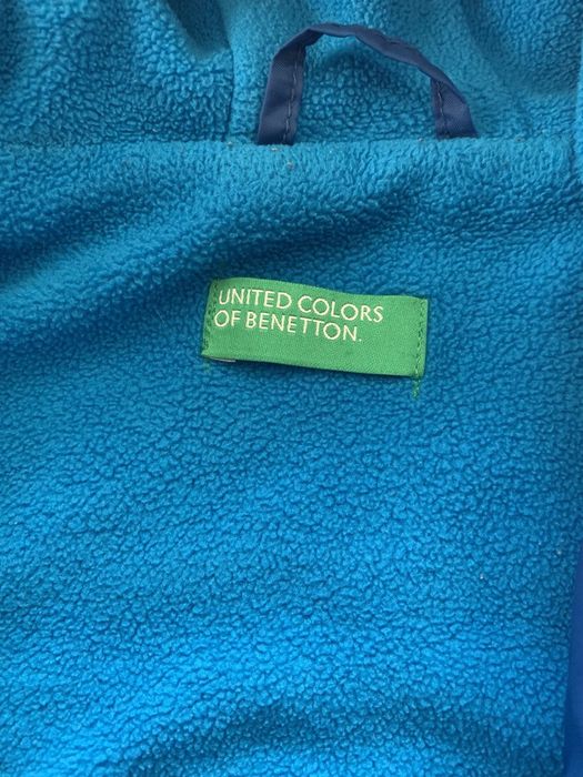 Детская куртка - ветровка Benetton.