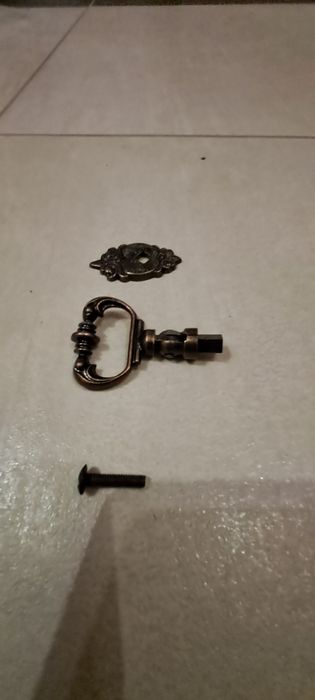 Uchwyt meblowy patynowany brąz