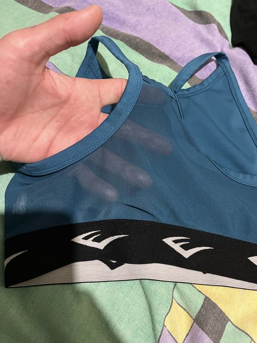 Продам женский топик фирмы EVERLAST