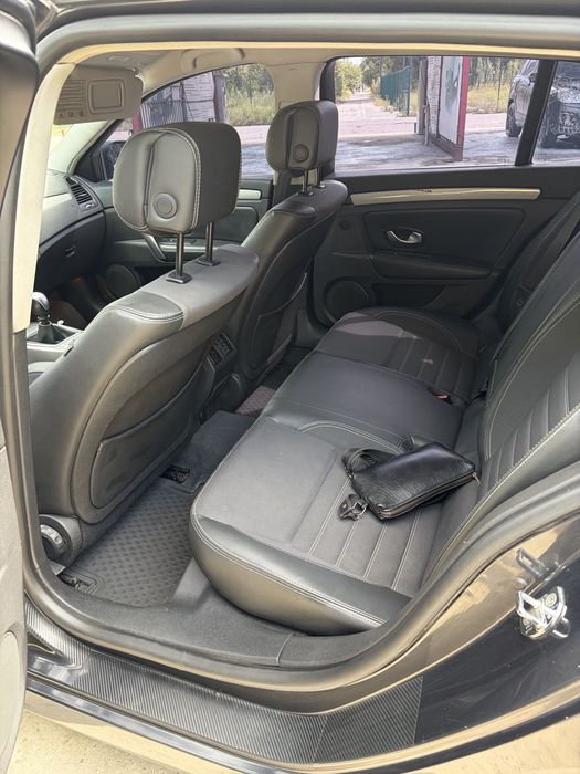 Автопродаж Renault Laguna