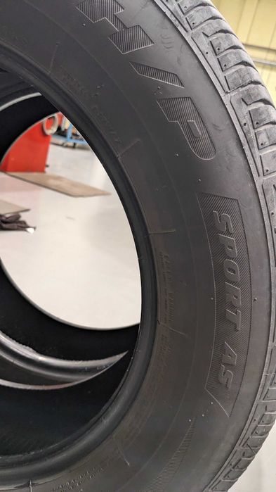 Всесезонні шини Bridgestone Dueler 225/65R17, 5-6 мм. 2016 р. 2 шт.