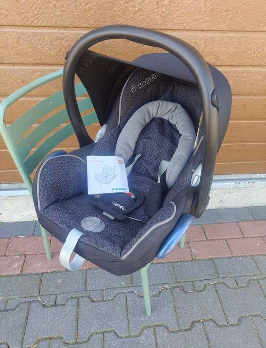 Fotelik Maxi Cosi cabrio fix nosidełko 
Fotelik Maxi Cosi cabrio fix n