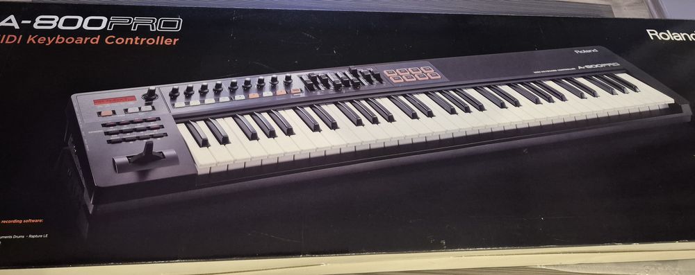 Roland A-800 PRO Midi keyboard controller