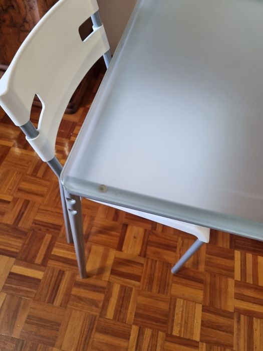 Mesa de vidro Ikea