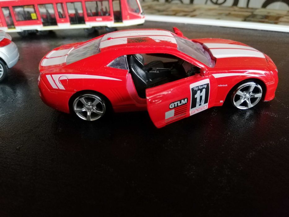 Распродаю свою коллекцию машинок.