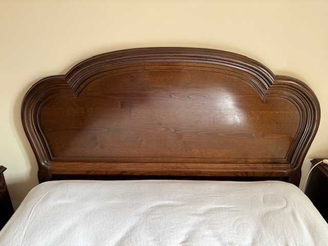 Quarto de casal completo, em madeira (castanho)