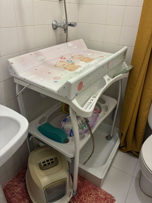 Banheira e muda fraldas de bebe  Brevi