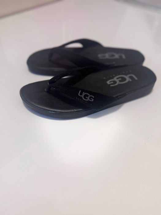 Шльопанці ugg шкіряні оригінал