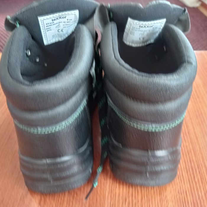 Продам рабочие мужские ботинки