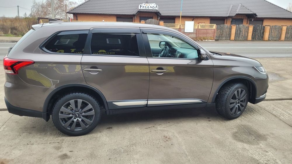 Mitsubishi Outlander NEW