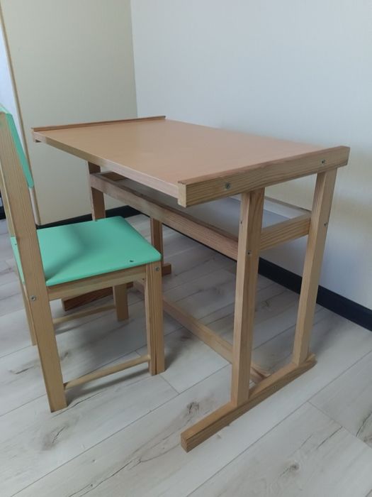 Дитячий столик та стілець, стан нового.Тільки Хм.