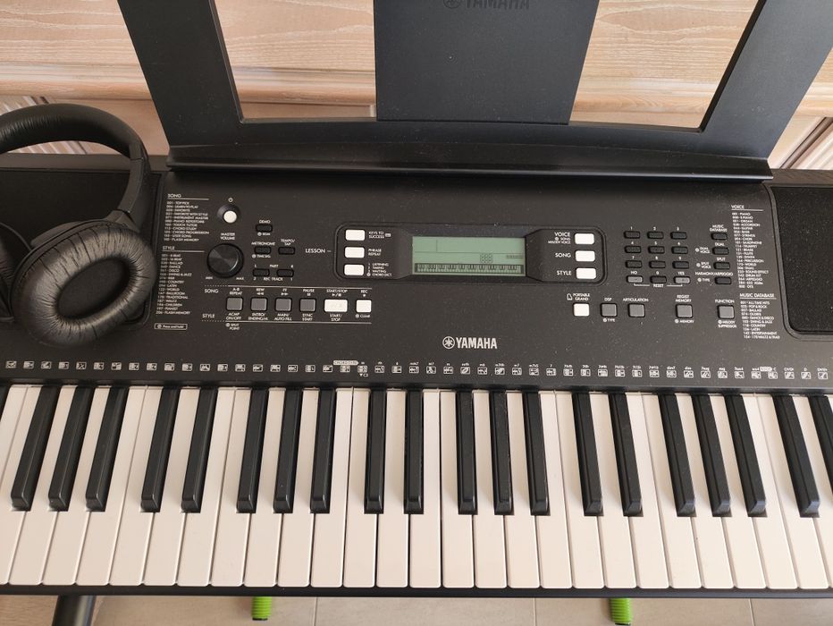 Teclado yamaha SR-E373 como novo