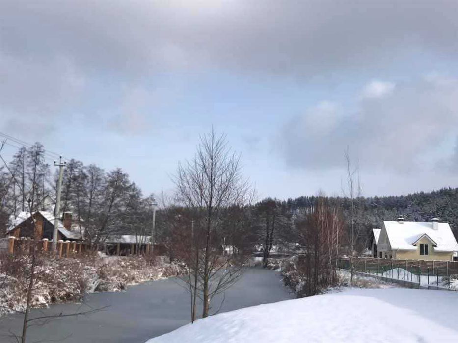 с. Гнідин. Будинок 120 кв. Ділянка 7 соток, з виходом до водойми.