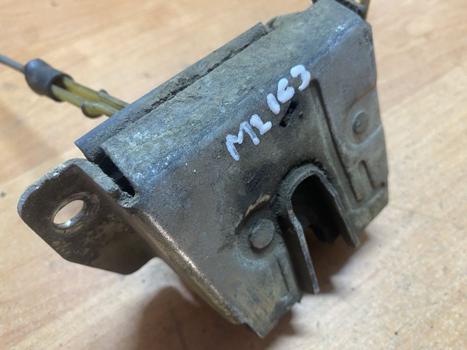 Замок багажника Mercede-Benz ML w163 ml320 ml270 A1837400235