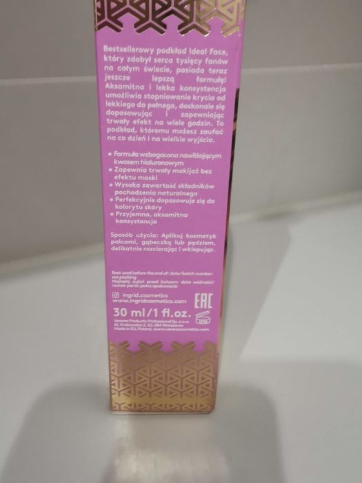 Fluid Ingrid ideal face Perfect coverage kwas hialuronowy jasny blada