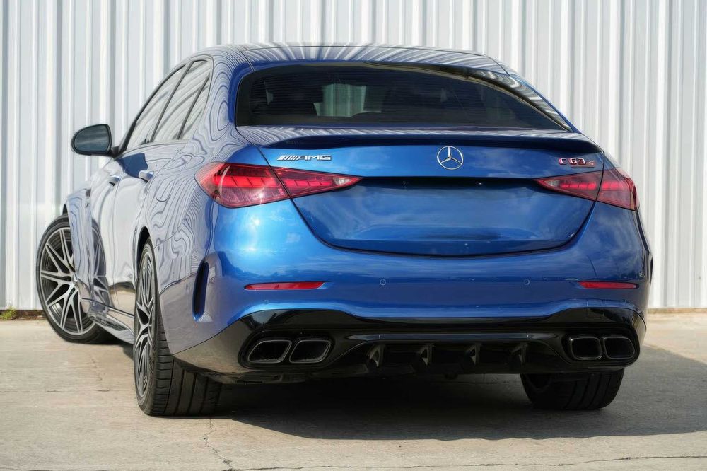 Mercedes-Benz C-Class AMG C 63 S E Performance      2024