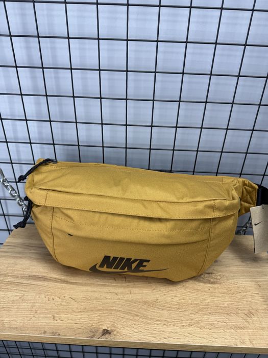 Бананка велика Nike Tech Hip Pack 10L Brown