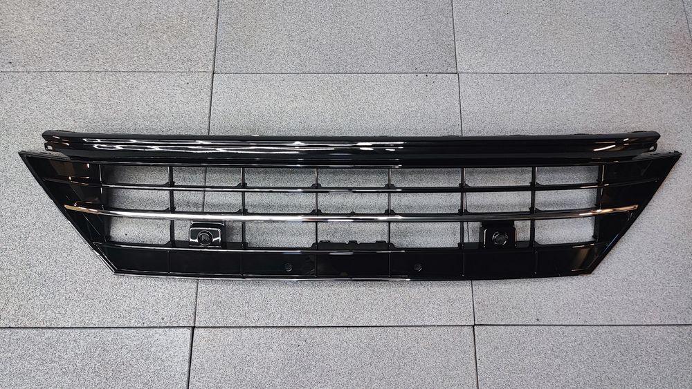 Накладки бампера R-line VW Tiguan 18 19 20 21 решітка в бампер молдінг