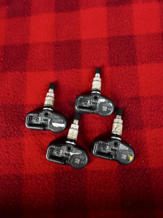 Датчики тиску в шинах Toyota