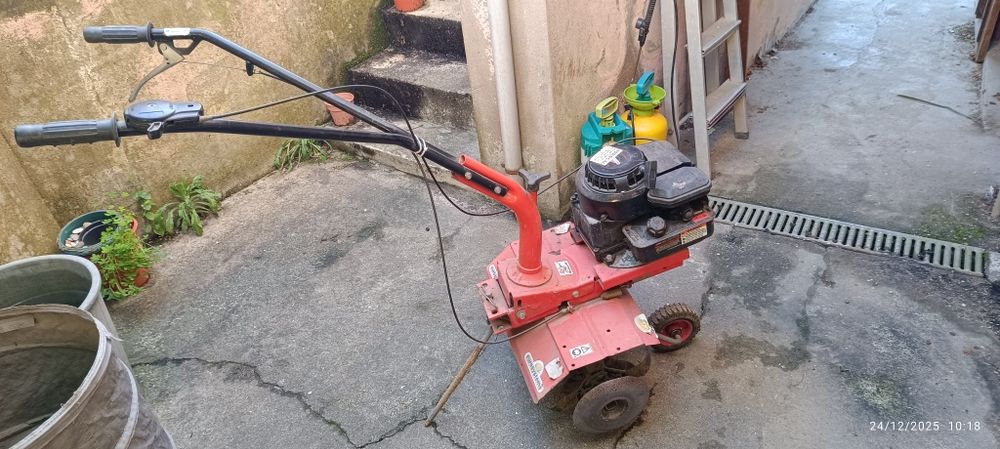 Motocultivador (moto enxada)