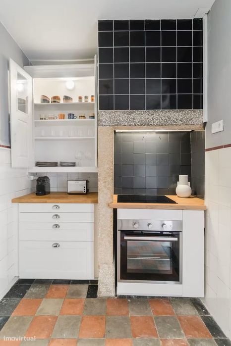 Apartamento T1 com 1 casa de banho na Estrela