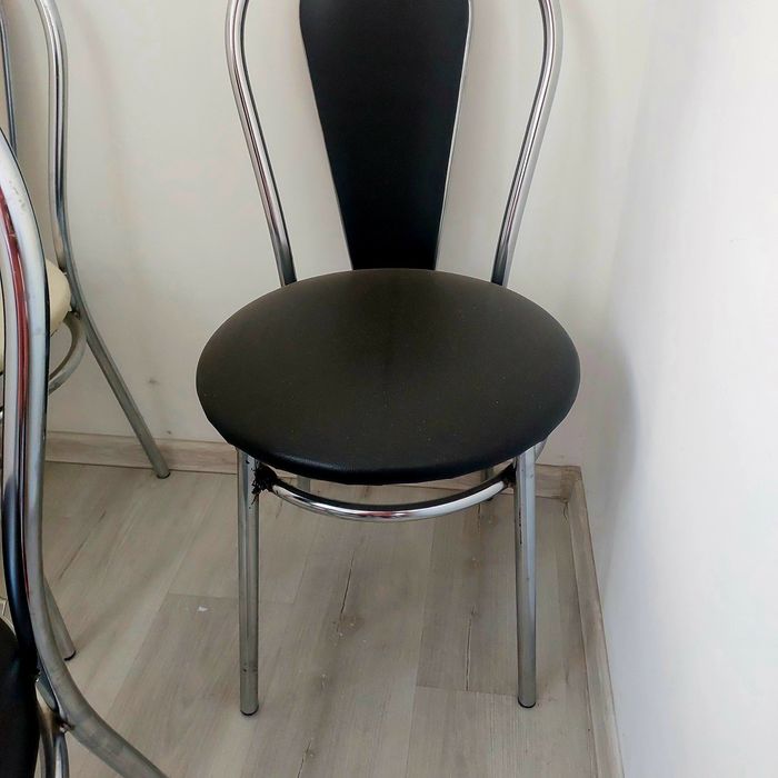 Продам стулья 2  штуки