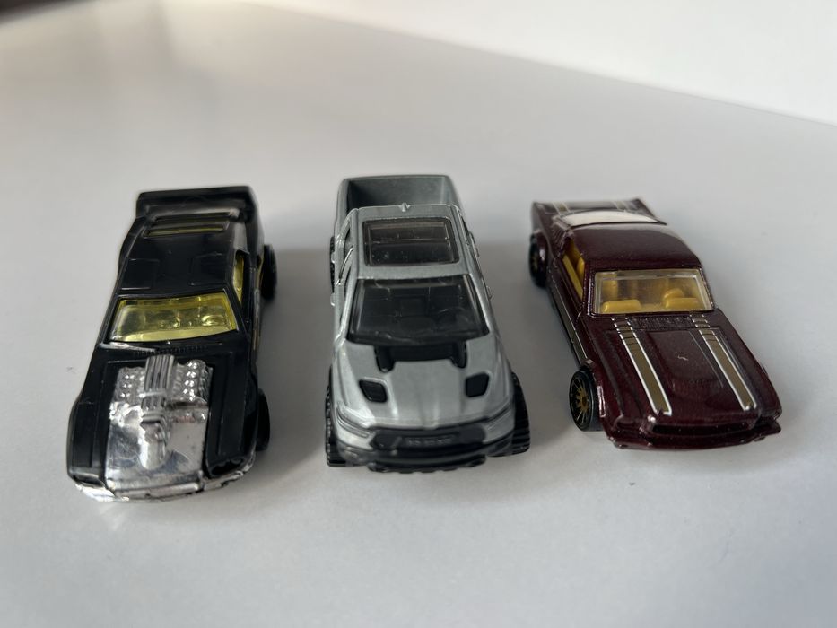 Машинки Hot Wheels