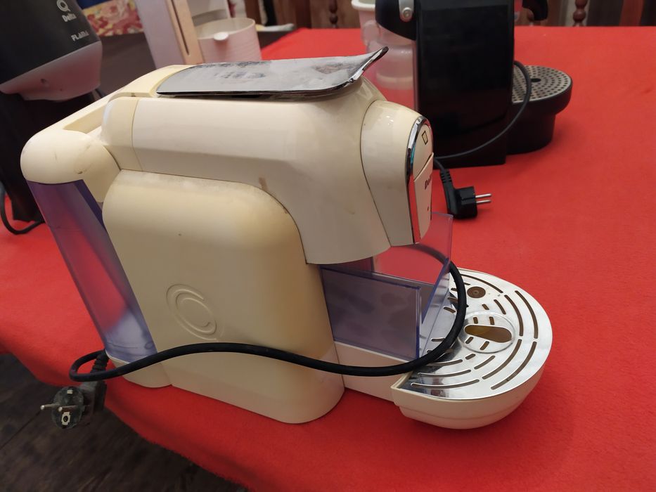 Diversas máquinas de café para peças ou reparação