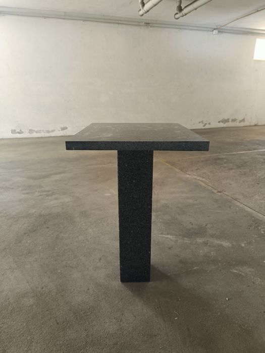 Vendo mesa em granito