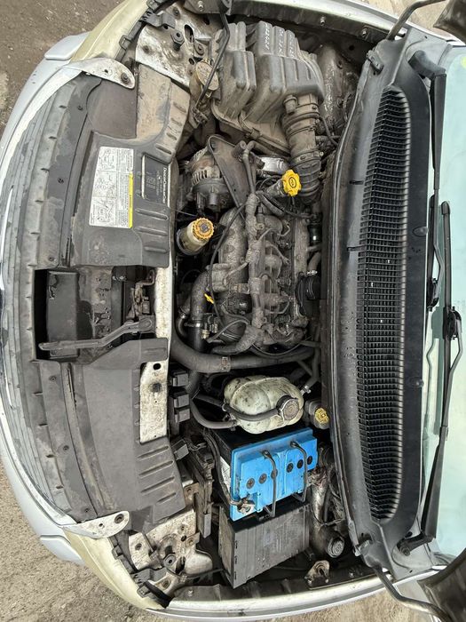 Мінівен Chrysler Grand Voyager 2003рік 2,5дизель