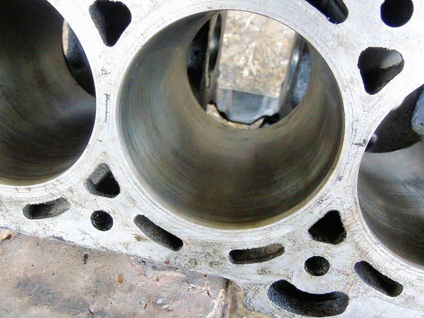 Blok Silnika 2.3 16V Ford Maverick Mazda Tribute Transit Gz