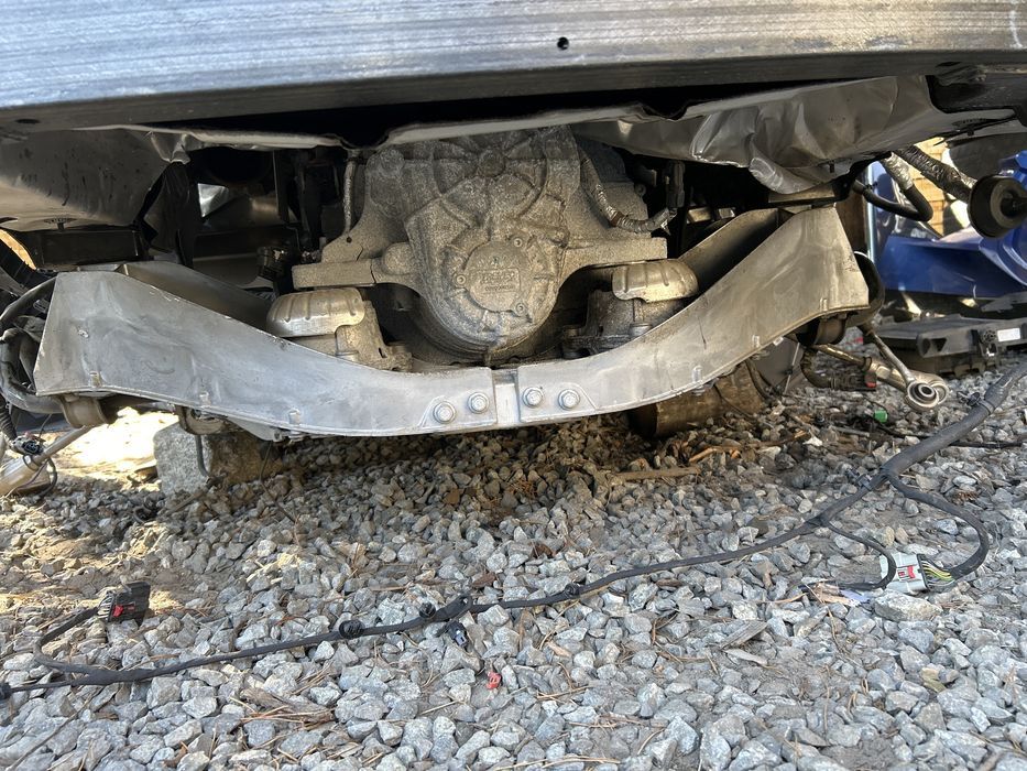 Chevrolet corvette c8 tylna belka zawieszenia sanki tył zawieszenie