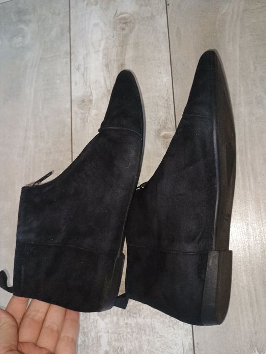 Buty czarne zamszowe botki 37 Vagabond
