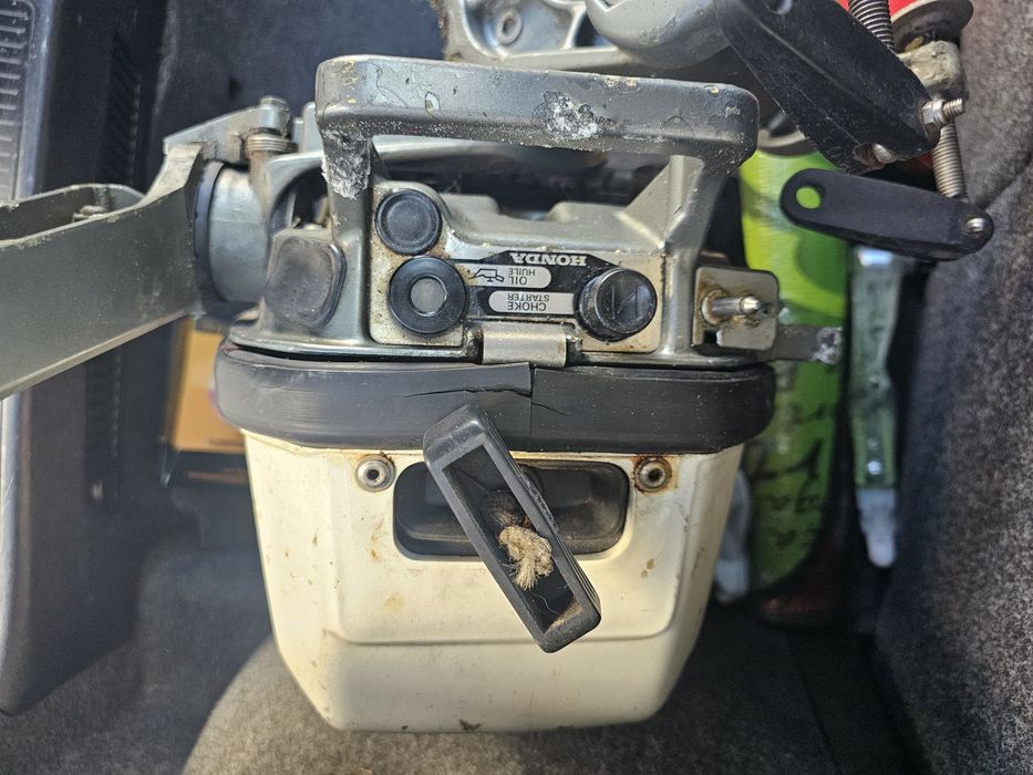 Motor fora de bordo HONDA BF 9.9 — 4 Tempos — Veio curto — Impecável