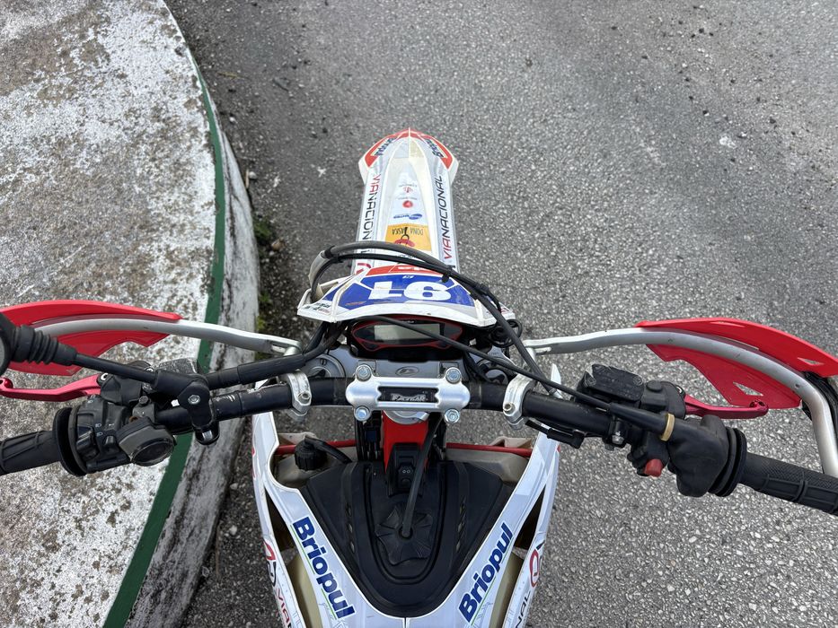 Beta 390 RR 4T – bom estado, extras, 6000km / 180h