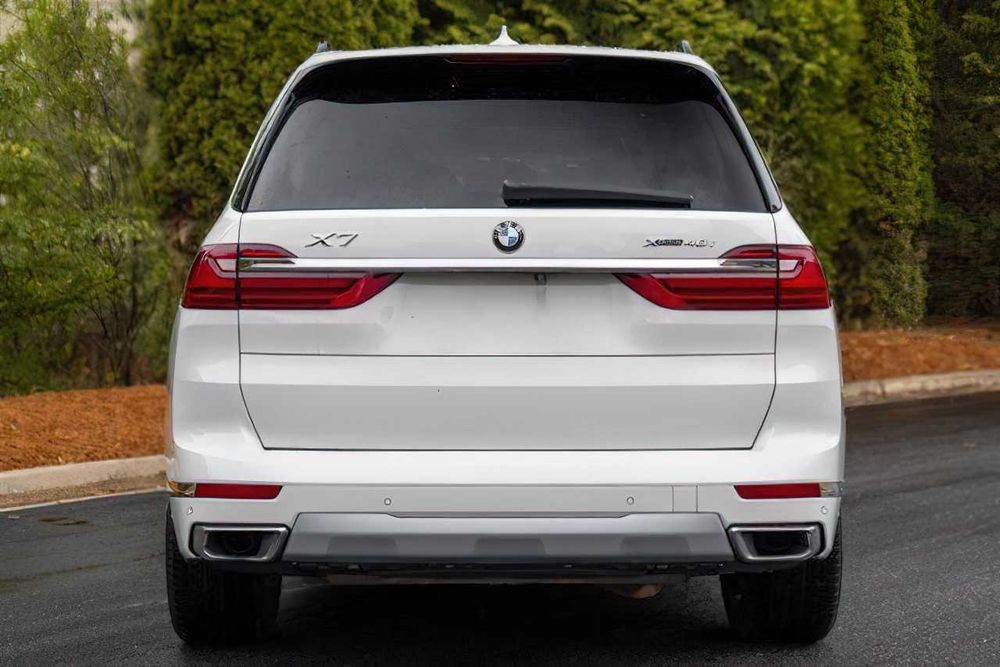 BMW X7      2021