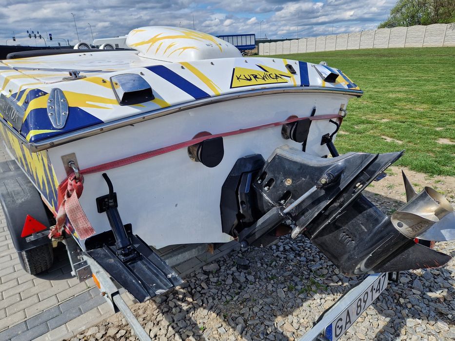 Motorówka Python Vector 7.4 V8