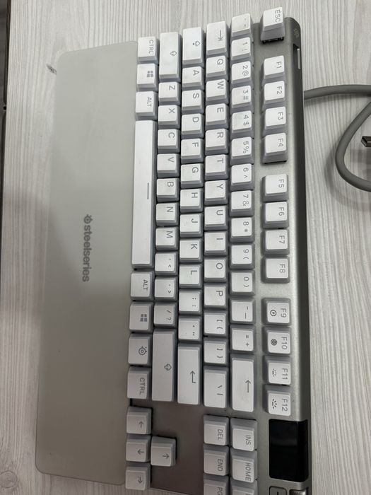 Steelseries Apex 7 tkl ghost