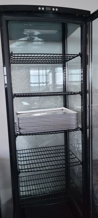 Witryna cukiernicza Hendi 280 l