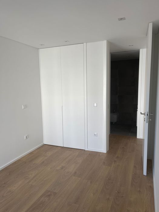 Apartamento T1 Porto - semi novo - parque dos sobreiros
