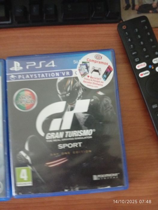 Ps4 usado perfeito estado 2 controle 5 jogos