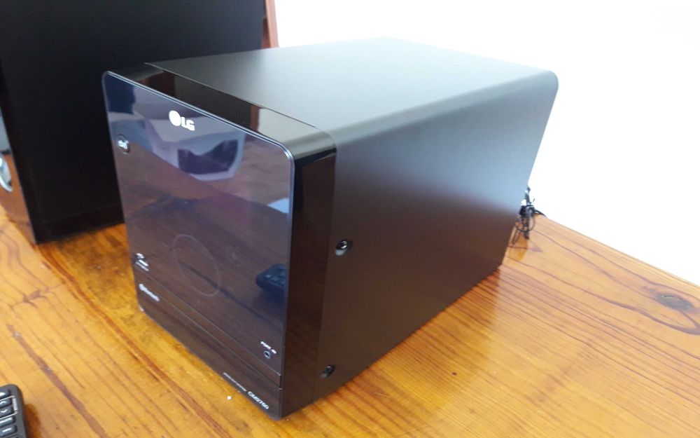 Aparelhagem Hi-Fi LG CM2760 Bluetooth