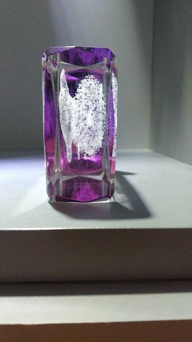 Kryształowy przycisk do papieru