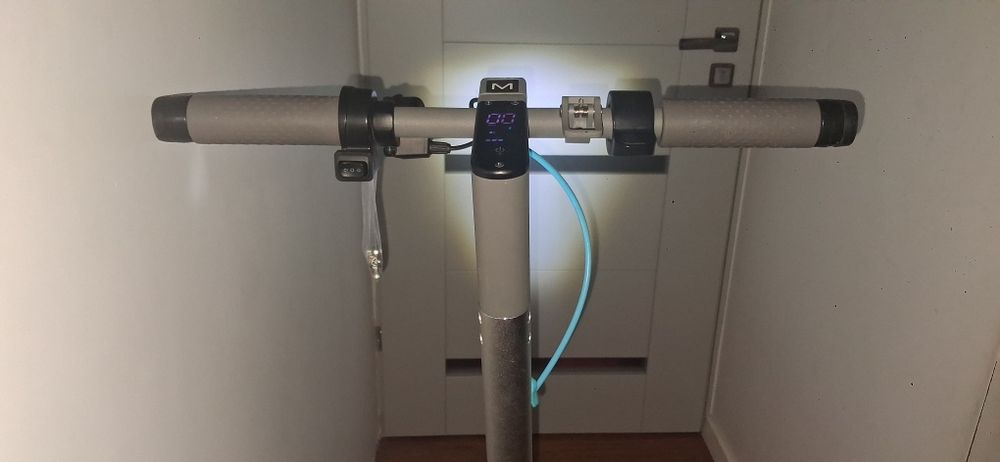 Hulajnoga elektryczna Motus Scooty 10  stan bardzo dobry technicznie