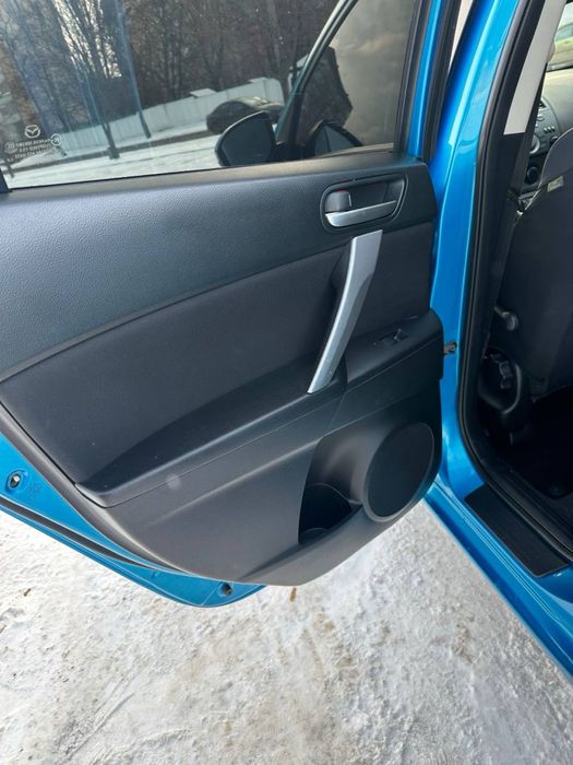 Mazda   2011  в супер ідеальному стані